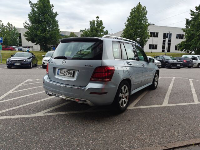 Mercedes-Benz GLK 2013 220 CDI BE 4Matic A Premium Business / ILS Valot / Vetokoukku / Merkkiliikkeen huoltohistoria