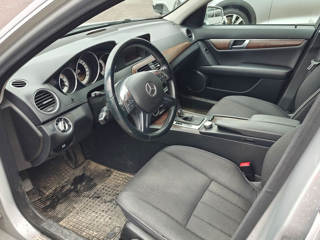 Mercedes-Benz C 2011 200 BE T A Premium Business / Suomiauto / Vetokoukku / Lohkolämmitin+Sp / Bi-xenon / Vakkari / Bluetooth audio
