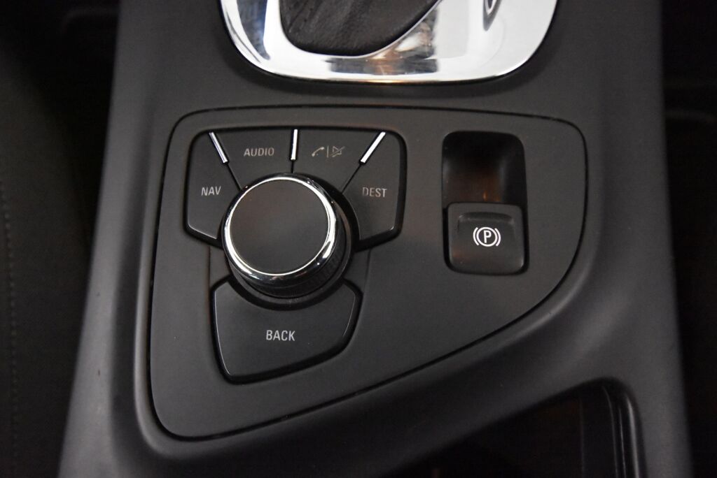 Opel Insignia 2014 Sports Tourer Black&White Edition 2,0 CDTI Ecotec 118kW AT6 / 1-Omisteinen Suomi-auto / Vetokoukku / Vakkari