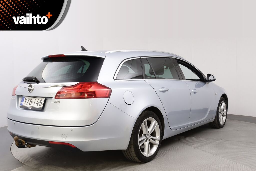 Opel Insignia 2014 Sports Tourer Black&White Edition 2,0 CDTI Ecotec 118kW AT6 / 1-Omisteinen Suomi-auto / Vetokoukku / Vakkari