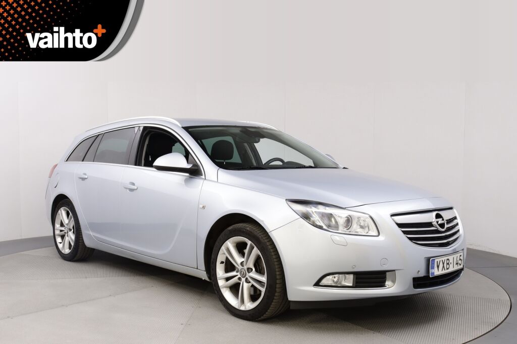 Opel Insignia 2014 Sports Tourer Black&White Edition 2,0 CDTI Ecotec 118kW AT6 / 1-Omisteinen Suomi-auto / Vetokoukku / Vakkari