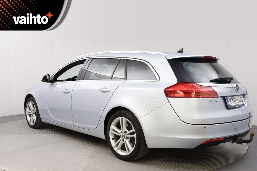 Opel Insignia 2014 Sports Tourer Black&White Edition 2,0 CDTI Ecotec 118kW AT6 / 1-Omisteinen Suomi-auto / Vetokoukku / Vakkari