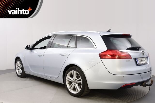 Opel Insignia 2014 Sports Tourer Black&White Edition 2,0 CDTI Ecotec 118kW AT6 / 1-Omisteinen Suomi-auto / Vetokoukku / Vakkari