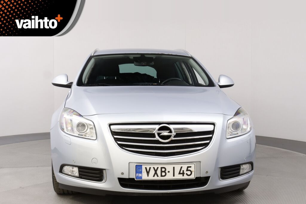 Opel Insignia 2014 Sports Tourer Black&White Edition 2,0 CDTI Ecotec 118kW AT6 / 1-Omisteinen Suomi-auto / Vetokoukku / Vakkari