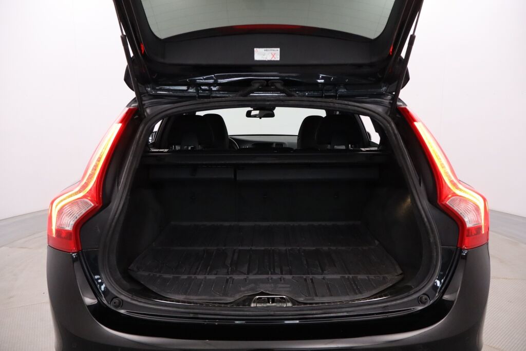 Volvo V60 2014 D2 Business aut / Webasto / Koukku / Bluetooth / Jakohihna juuri vaihdettu