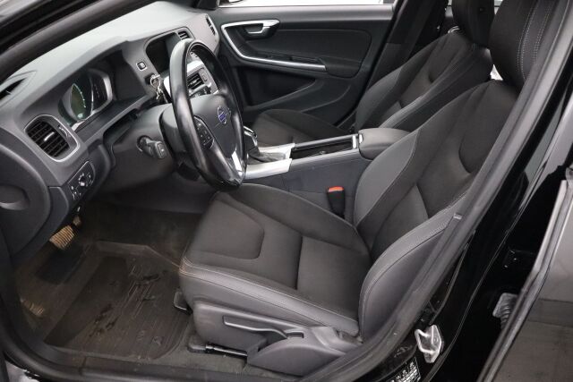Volvo V60 2014 D2 Business aut / Webasto / Koukku / Bluetooth / Jakohihna juuri vaihdettu