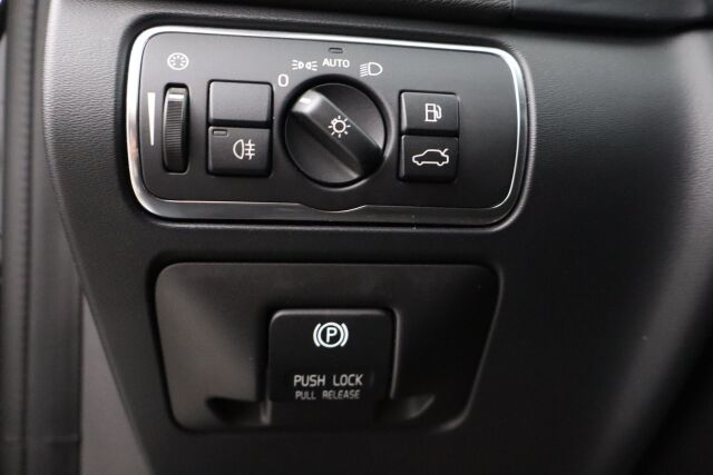 Volvo V60 2014 D2 Business aut / Webasto / Koukku / Bluetooth / Jakohihna juuri vaihdettu