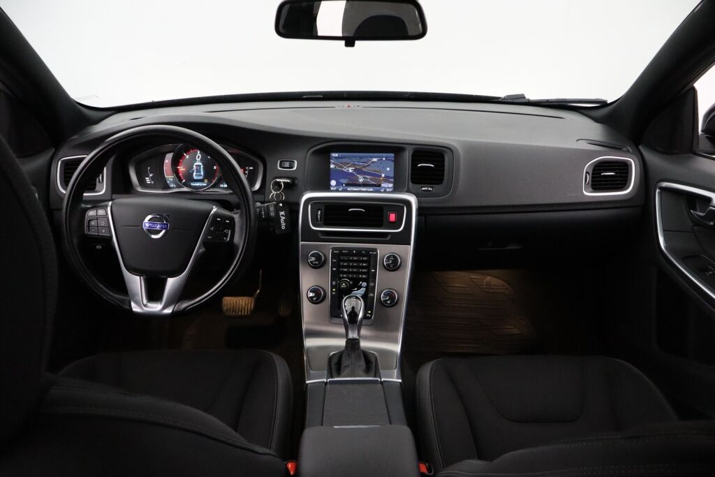 Volvo V60 2014 D2 Business aut / Webasto / Koukku / Bluetooth / Jakohihna juuri vaihdettu