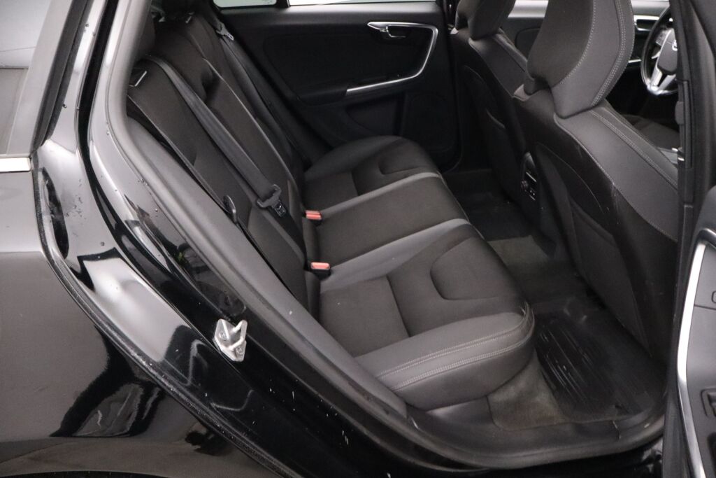 Volvo V60 2014 D2 Business aut / Webasto / Koukku / Bluetooth / Jakohihna juuri vaihdettu