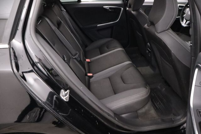Volvo V60 2014 D2 Business aut / Webasto / Koukku / Bluetooth / Jakohihna juuri vaihdettu