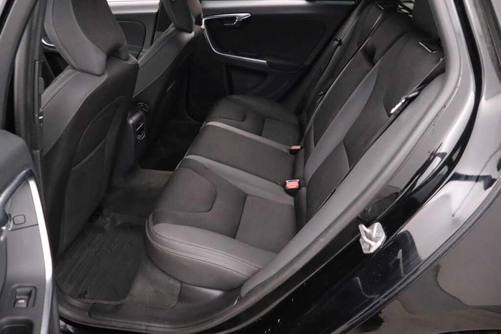 Volvo V60 2014 D2 Business aut / Webasto / Koukku / Bluetooth / Jakohihna juuri vaihdettu