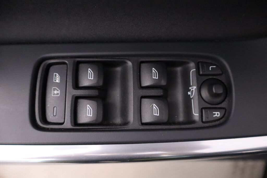 Volvo V60 2014 D2 Business aut / Webasto / Koukku / Bluetooth / Jakohihna juuri vaihdettu