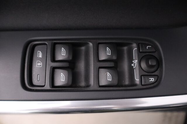 Volvo V60 2014 D2 Business aut / Webasto / Koukku / Bluetooth / Jakohihna juuri vaihdettu