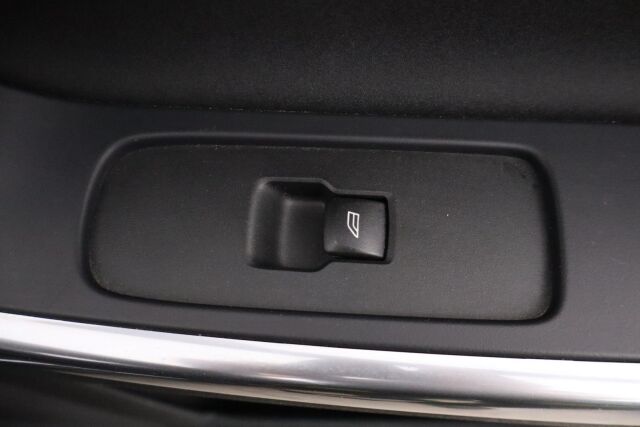 Volvo V60 2014 D2 Business aut / Webasto / Koukku / Bluetooth / Jakohihna juuri vaihdettu