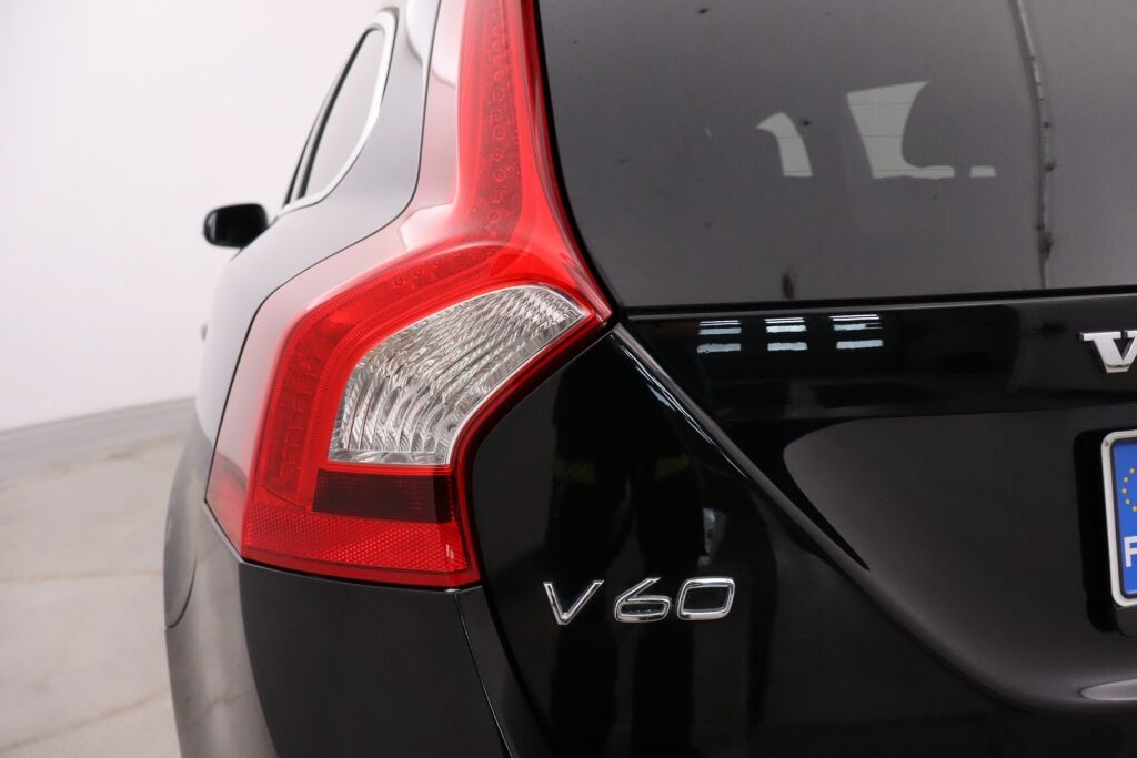 Volvo V60 2014 D2 Business aut / Webasto / Koukku / Bluetooth / Jakohihna juuri vaihdettu