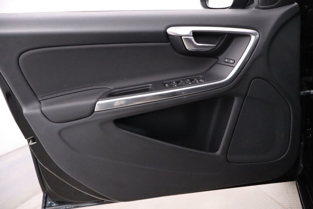 Volvo V60 2014 D2 Business aut / Webasto / Koukku / Bluetooth / Jakohihna juuri vaihdettu