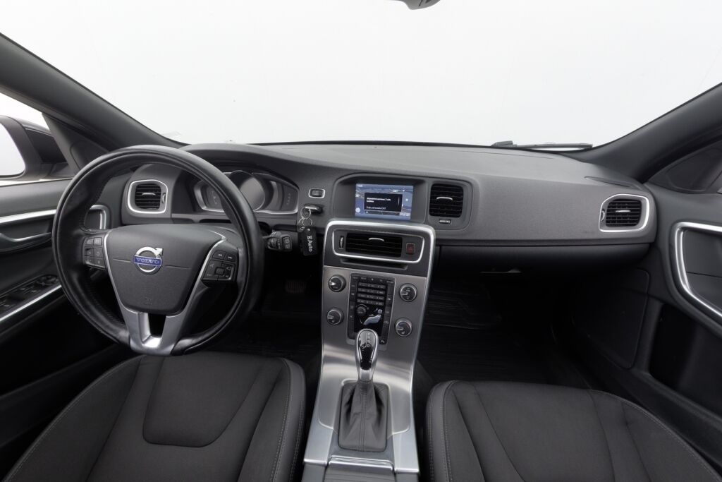 Volvo V60 2014 D2 Business aut / Webasto / Koukku / Bluetooth / Jakohihna juuri vaihdettu