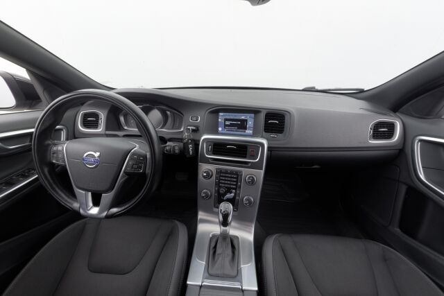 Volvo V60 2014 D2 Business aut / Webasto / Koukku / Bluetooth / Jakohihna juuri vaihdettu