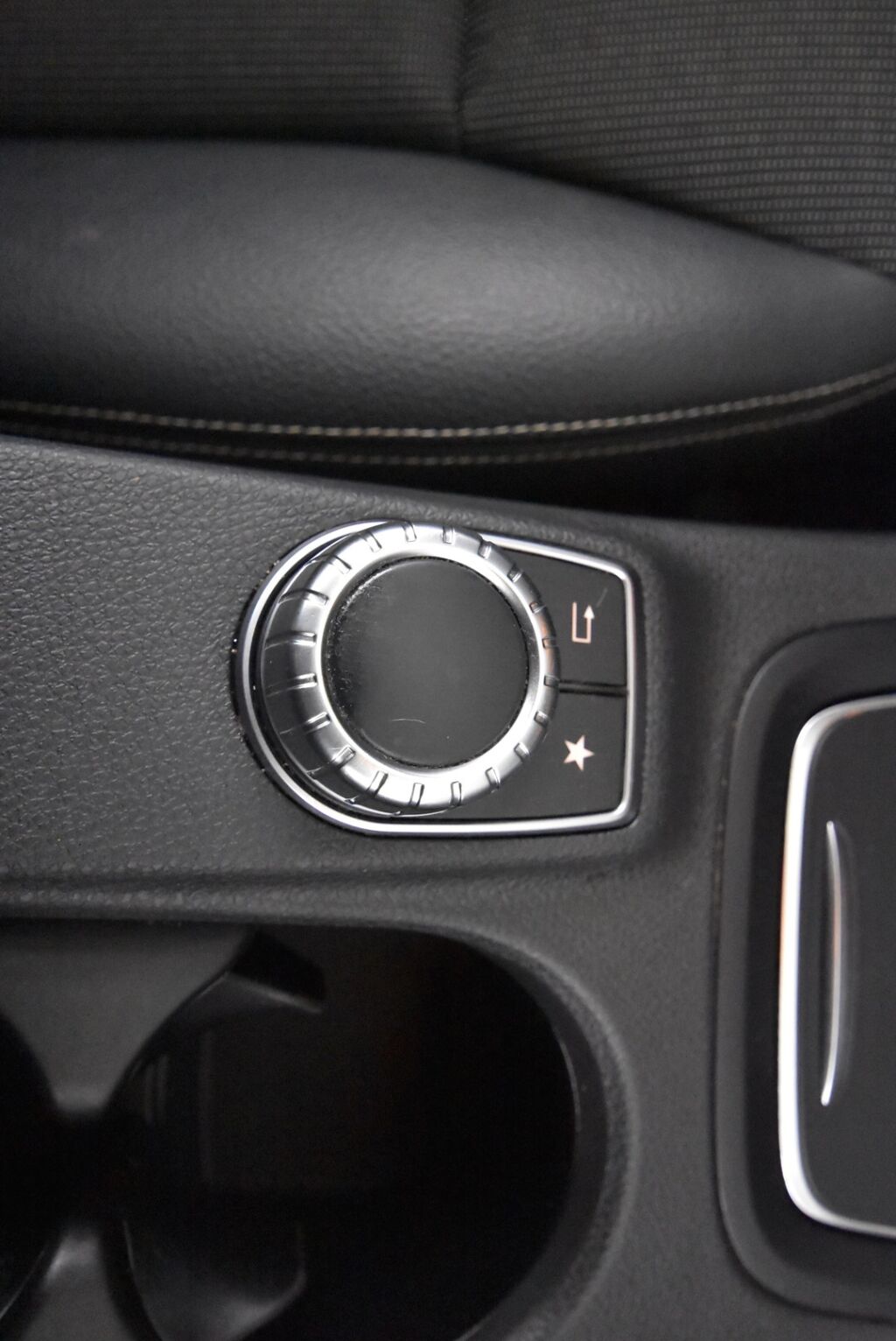 Mercedes-Benz B 2015 200 d 4Matic A Premium Business / Suomiauto / Lohkolämmitin / Peruutuskamera