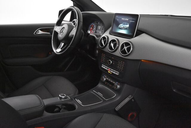 Mercedes-Benz B 2015 200 d 4Matic A Premium Business / Suomiauto / Lohkolämmitin / Peruutuskamera