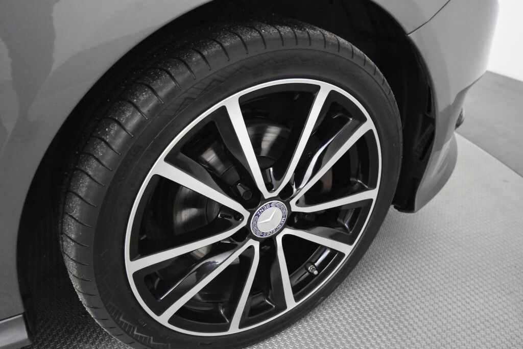 Mercedes-Benz B 2015 200 d 4Matic A Premium Business / Suomiauto / Lohkolämmitin / Peruutuskamera