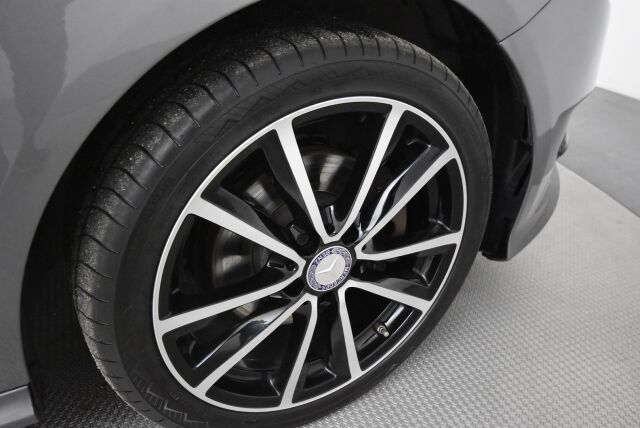Mercedes-Benz B 2015 200 d 4Matic A Premium Business / Suomiauto / Lohkolämmitin / Peruutuskamera