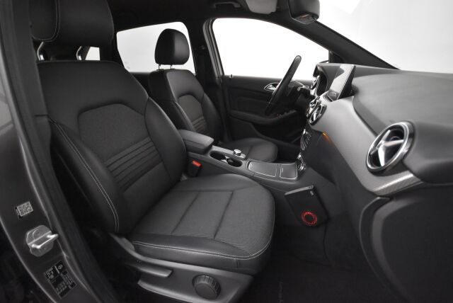 Mercedes-Benz B 2015 200 d 4Matic A Premium Business / Suomiauto / Lohkolämmitin / Peruutuskamera