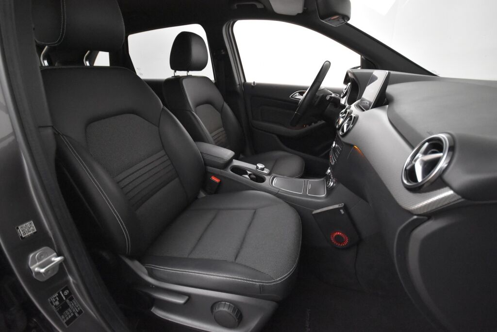 Mercedes-Benz B 2015 200 d 4Matic A Premium Business / Suomiauto / Lohkolämmitin / Peruutuskamera