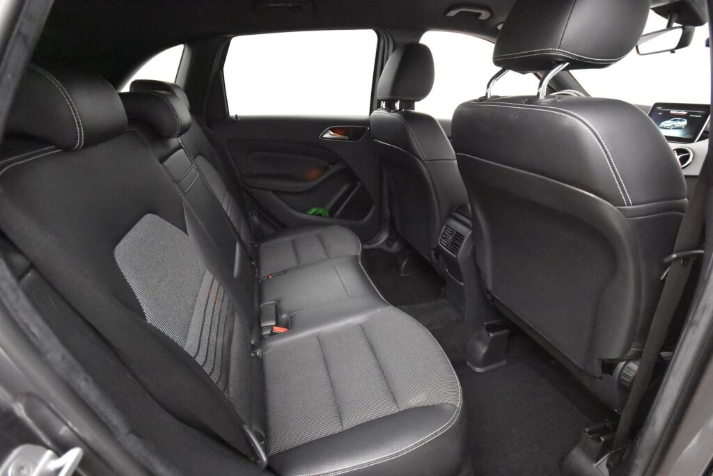 Mercedes-Benz B 2015 200 d 4Matic A Premium Business / Suomiauto / Lohkolämmitin / Peruutuskamera