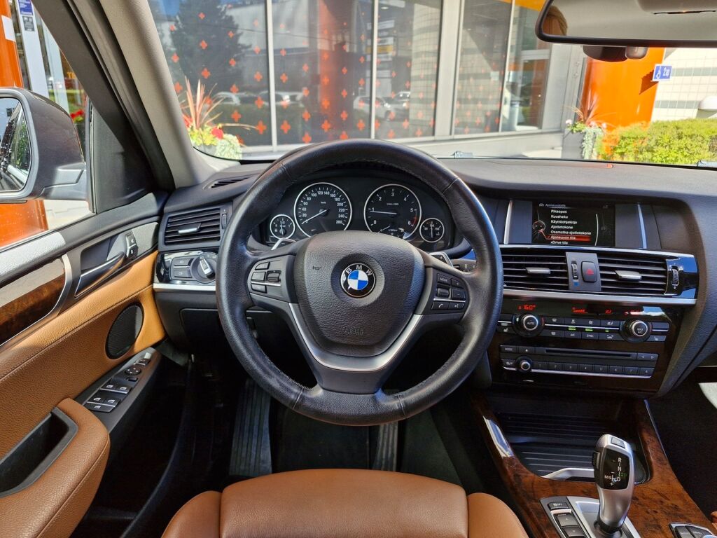BMW X4 2015 F26 xDrive20d A Business / Nahkasisusta / Sport istuimet / Kamera / 1 Om / Ratinlämmitin / Harman Kardon