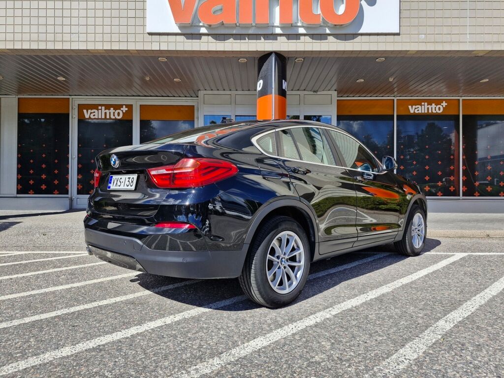 BMW X4 2015 F26 xDrive20d A Business / Nahkasisusta / Sport istuimet / Kamera / 1 Om / Ratinlämmitin / Harman Kardon