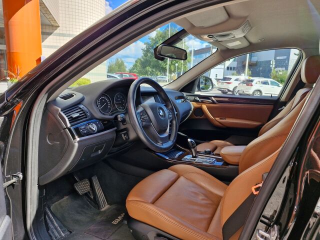 BMW X4 2015 F26 xDrive20d A Business / Nahkasisusta / Sport istuimet / Kamera / 1 Om / Ratinlämmitin / Harman Kardon