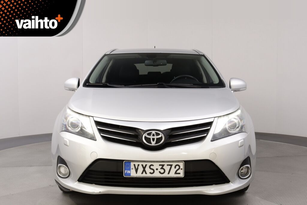 Toyota Avensis 2014 2,0 D-4D DPF Active Wagon / 1.Omisteinen Suomi-auto / Webasto kaukokäytöllä / Huoltokirja / Vetokoukku