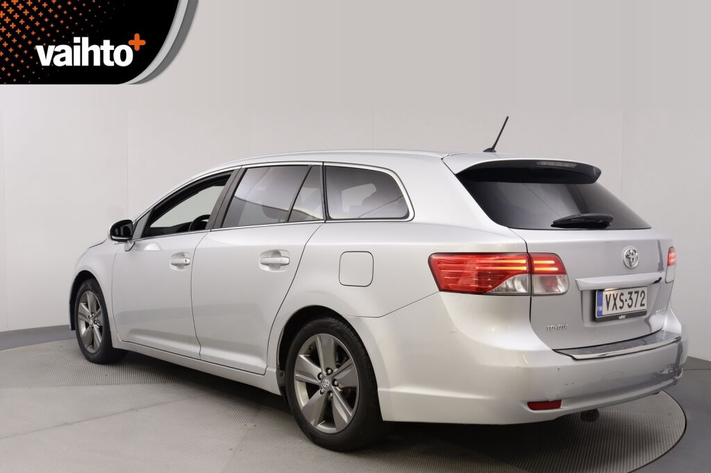 Toyota Avensis 2014 2,0 D-4D DPF Active Wagon / 1.Omisteinen Suomi-auto / Webasto kaukokäytöllä / Huoltokirja / Vetokoukku