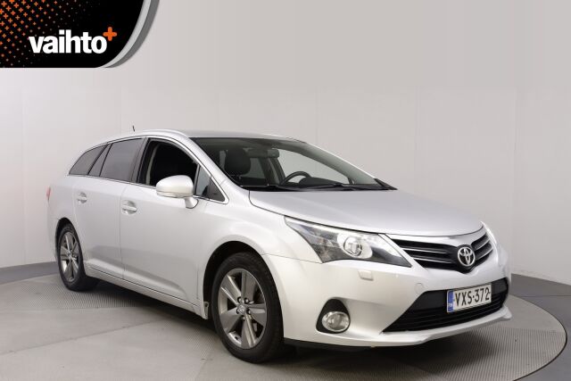 Toyota Avensis 2014 2,0 D-4D DPF Active Wagon / 1.Omisteinen Suomi-auto / Webasto kaukokäytöllä / Huoltokirja / Vetokoukku
