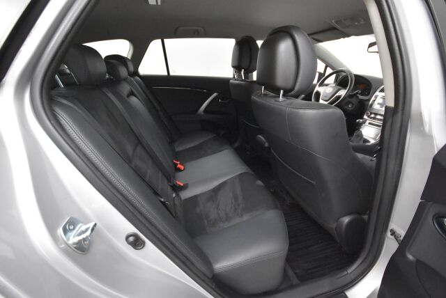 Toyota Avensis 2014 2,0 D-4D DPF Active Wagon / 1.Omisteinen Suomi-auto / Webasto kaukokäytöllä / Huoltokirja / Vetokoukku