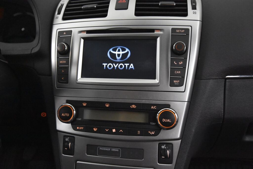 Toyota Avensis 2014 2,0 D-4D DPF Active Wagon / 1.Omisteinen Suomi-auto / Webasto kaukokäytöllä / Huoltokirja / Vetokoukku