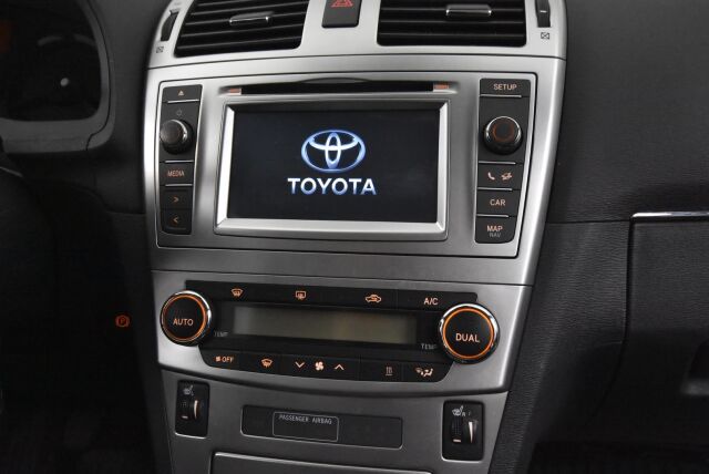 Toyota Avensis 2014 2,0 D-4D DPF Active Wagon / 1.Omisteinen Suomi-auto / Webasto kaukokäytöllä / Huoltokirja / Vetokoukku