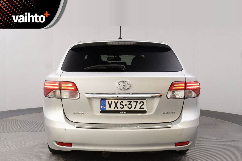 Toyota Avensis 2014 2,0 D-4D DPF Active Wagon / 1.Omisteinen Suomi-auto / Webasto kaukokäytöllä / Huoltokirja / Vetokoukku