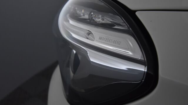 Mercedes-Benz GLA 2015 200 A Premium Business / Suomi-auto / Merkkihuoltohistoria / Kamera / Lohkolämmitin
