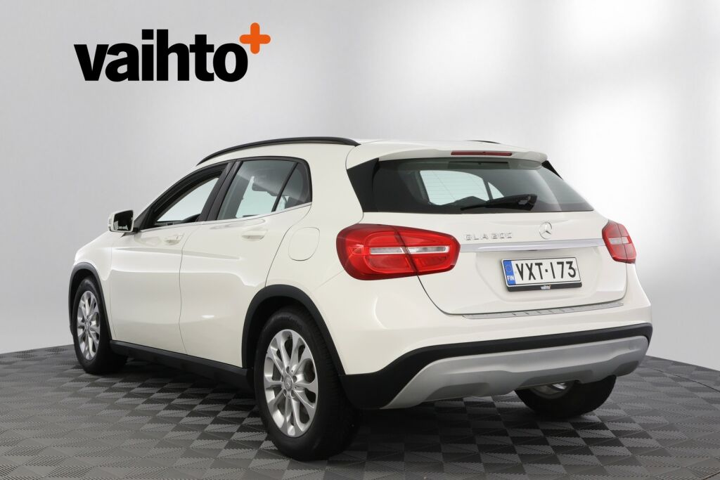 Mercedes-Benz GLA 2015 200 A Premium Business / Suomi-auto / Merkkihuoltohistoria / Kamera / Lohkolämmitin