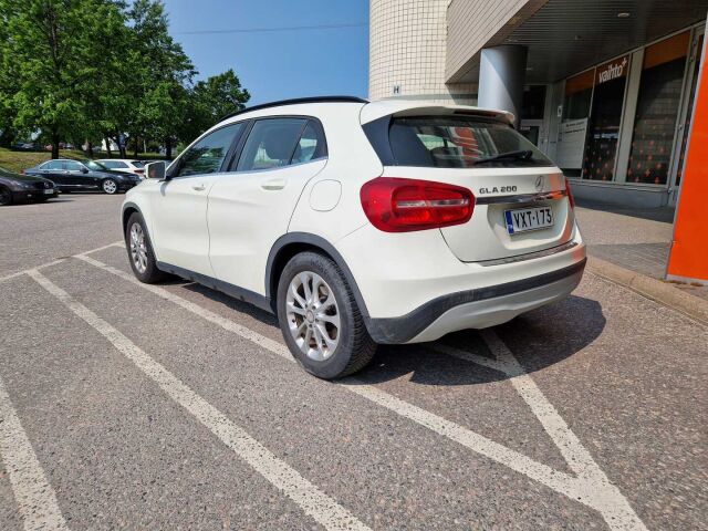 Mercedes-Benz GLA 2015 200 A Premium Business / Suomi-auto / Merkkihuoltohistoria / Kamera / Lohkolämmitin