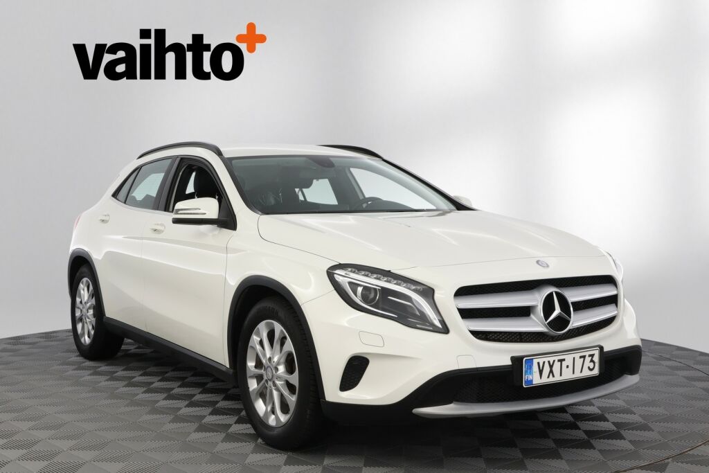 Mercedes-Benz GLA 2015 200 A Premium Business / Suomi-auto / Merkkihuoltohistoria / Kamera / Lohkolämmitin