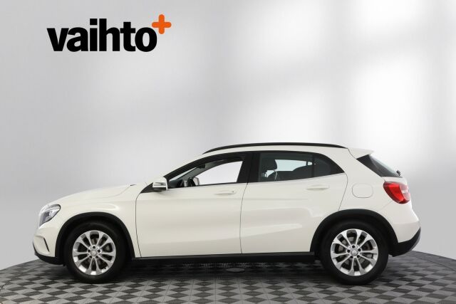 Mercedes-Benz GLA 2015 200 A Premium Business / Suomi-auto / Merkkihuoltohistoria / Kamera / Lohkolämmitin