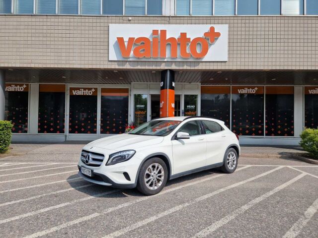 Mercedes-Benz GLA 2015 200 A Premium Business / Suomi-auto / Merkkihuoltohistoria / Kamera / Lohkolämmitin