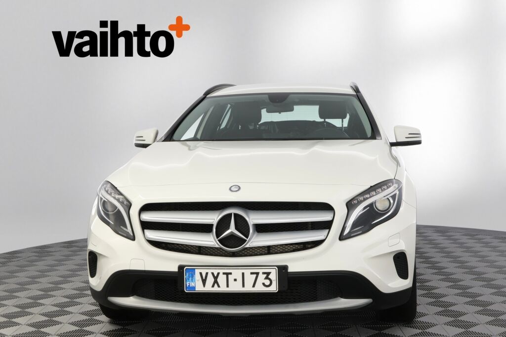 Mercedes-Benz GLA 2015 200 A Premium Business / Suomi-auto / Merkkihuoltohistoria / Kamera / Lohkolämmitin