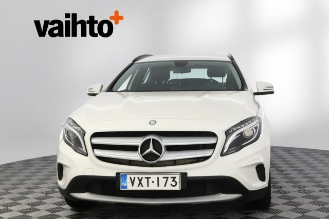 Mercedes-Benz GLA 2015 200 A Premium Business / Suomi-auto / Merkkihuoltohistoria / Kamera / Lohkolämmitin