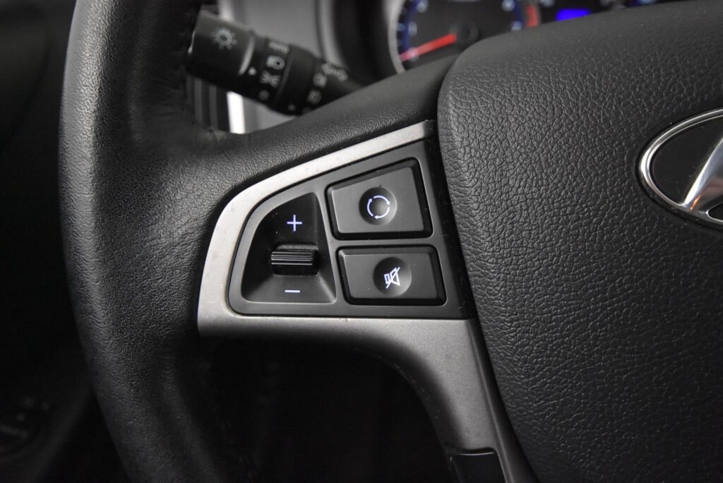 Hyundai i20 5d 2015 1,2 5MT GO! / Suomiauto / Lohkolämmitin / 1-omistaja