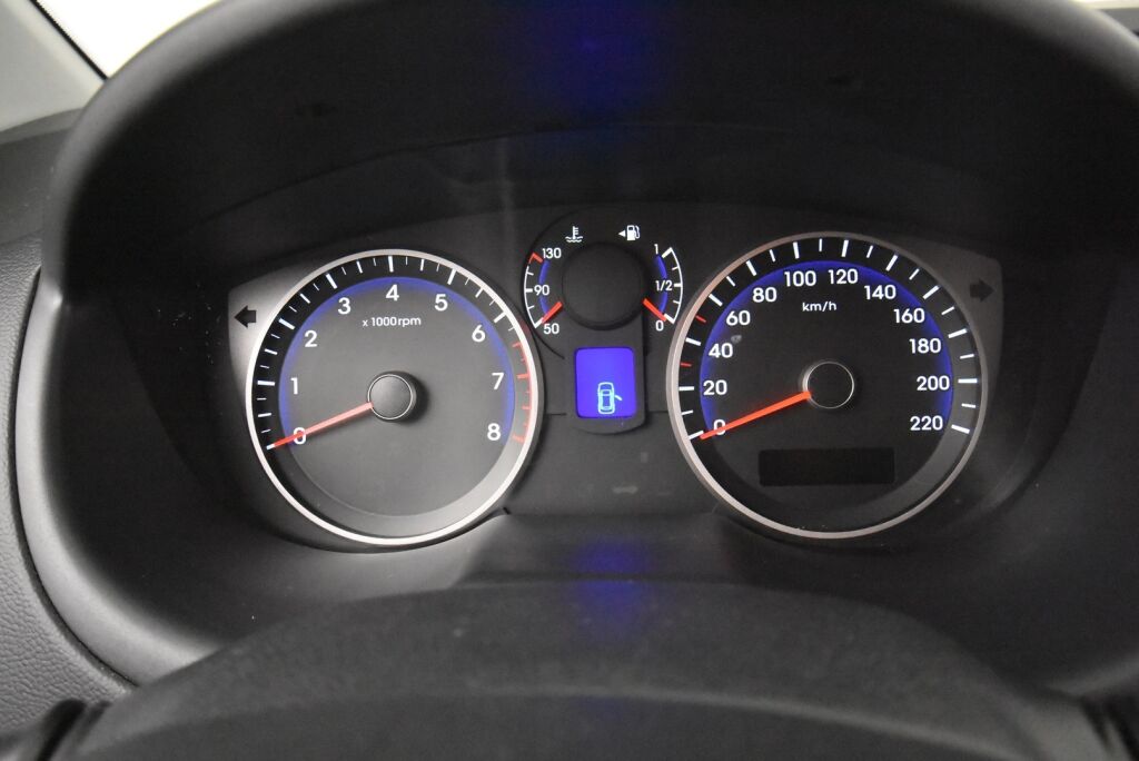 Hyundai i20 5d 2015 1,2 5MT GO! / Suomiauto / Lohkolämmitin / 1-omistaja