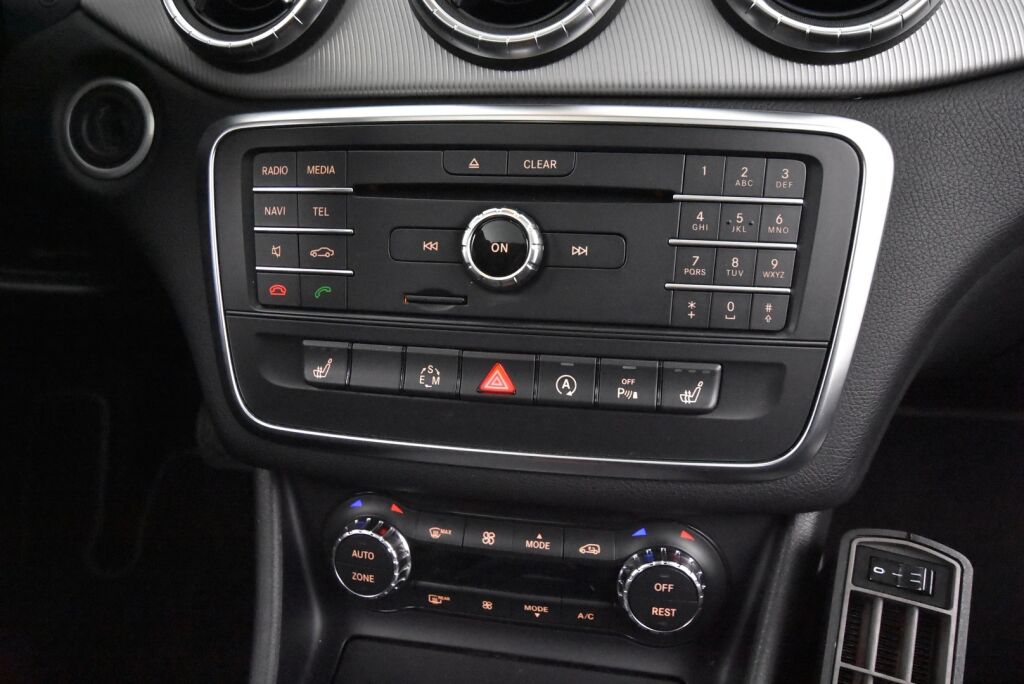 Mercedes-Benz CLA 2015 180 A Shooting Brake / Panorama / Navi / Tutkat